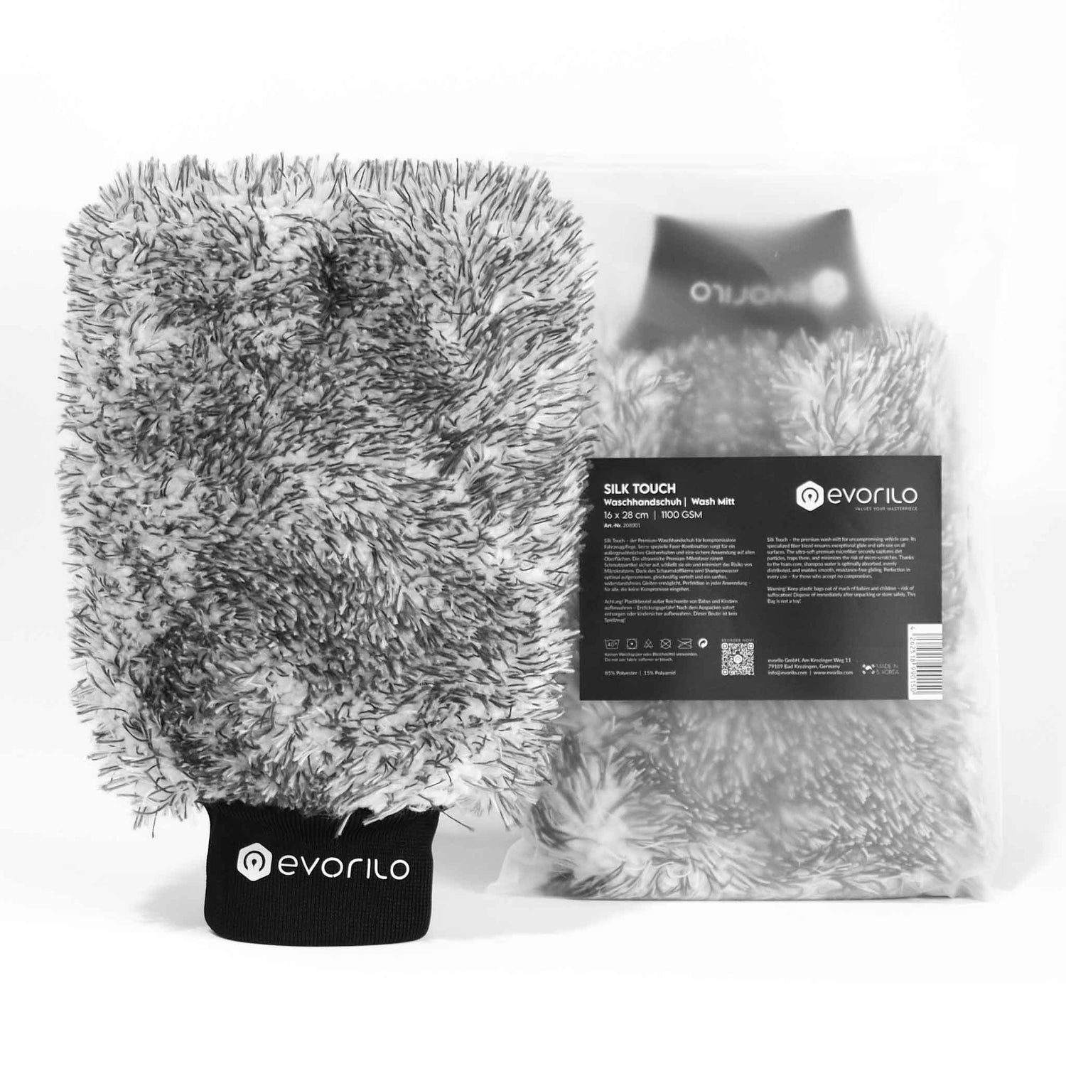 evorilo Silk Touch Waschhandschuh 1100 GSM mit flauschiger Mikrofaser im Vordergrund und Verpackung im Hintergrund